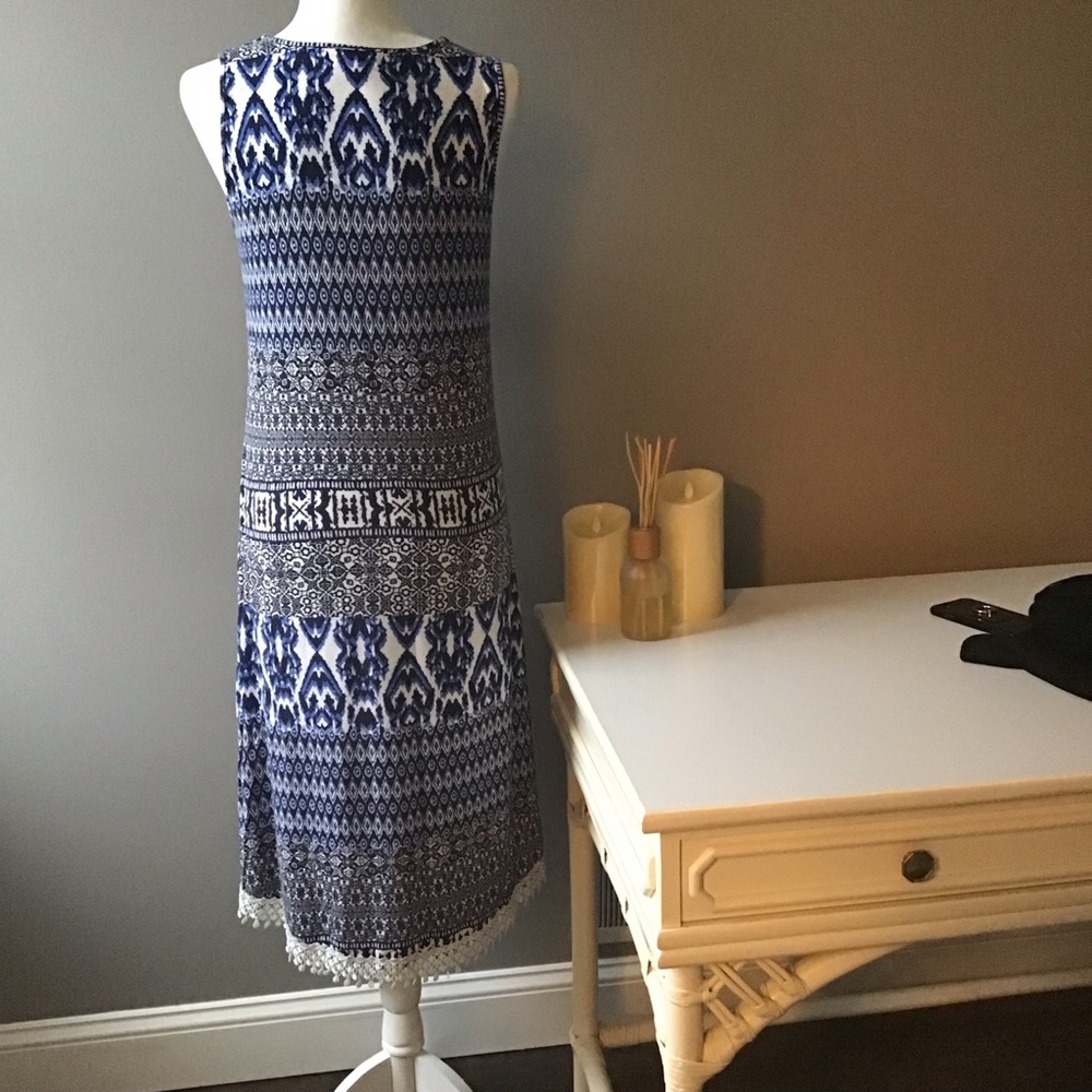 Dress - Picture 4 of 8